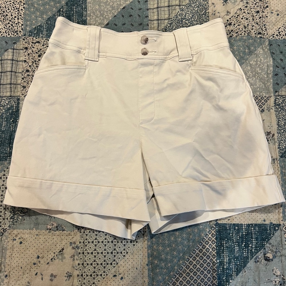 SPANX Super Smooth Stretch Twill Shorts in Bone
